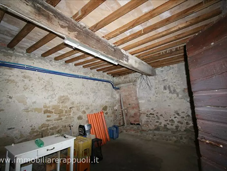 Immagine 35 di Attività commerciale in vendita  a Radicofani