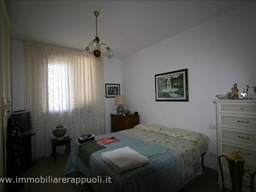 Immagine 7 di Attività commerciale in vendita  a Castel Del Piano