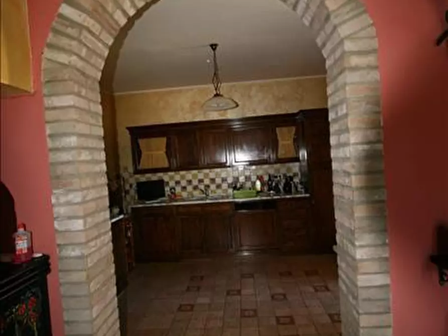 Immagine 13 di Attività commerciale in vendita  a Castel Del Piano