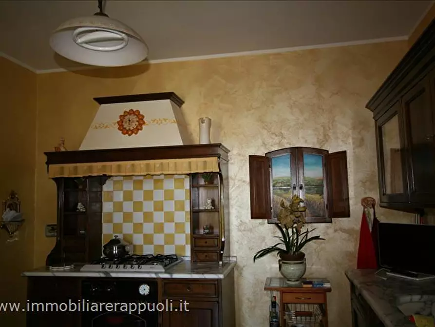 Immagine 18 di Attività commerciale in vendita  a Castel Del Piano