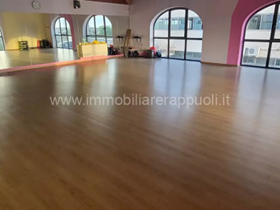 Immagine 3 di Magazzino in vendita  a Marciano Della Chiana