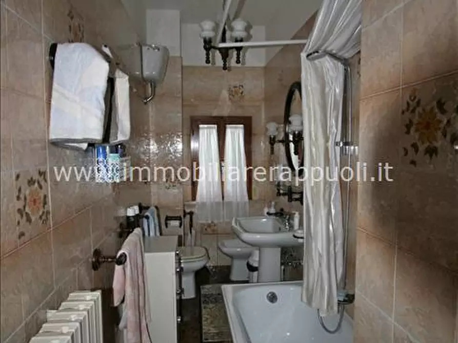 Immagine 2 di Appartamento in vendita  a Sinalunga