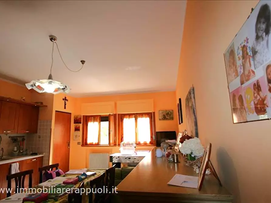 Immagine 2 di Appartamento in vendita  a Sinalunga