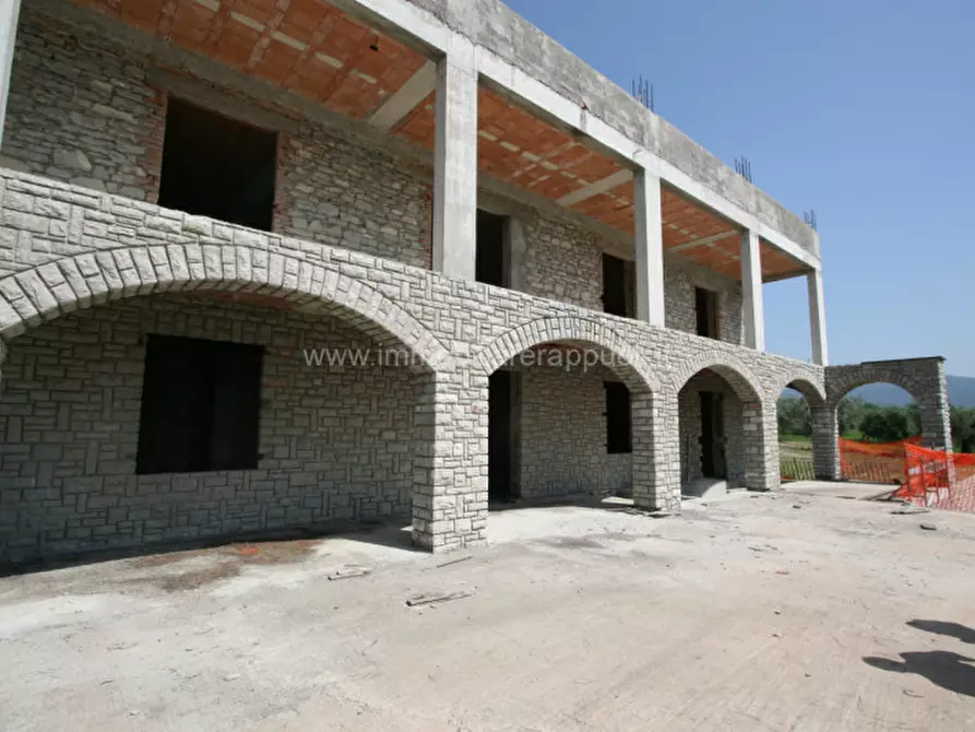 Immagine 3 di Villa in vendita  a Tuoro Sul Trasimeno