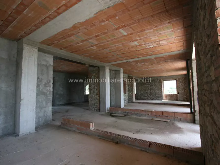 Immagine 5 di Villa in vendita  a Tuoro Sul Trasimeno