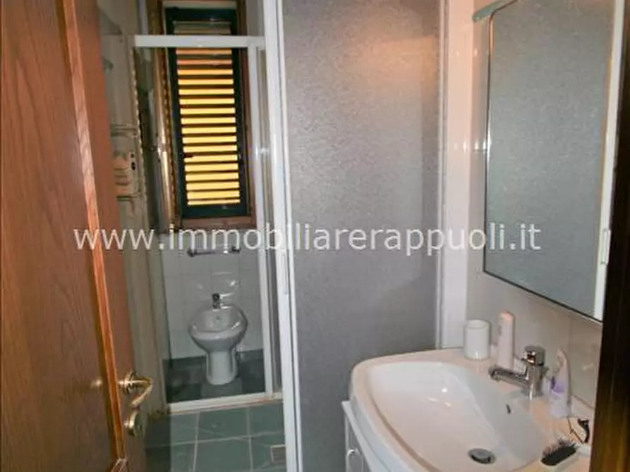 Immagine 8 di Casa indipendente in vendita  a Sinalunga