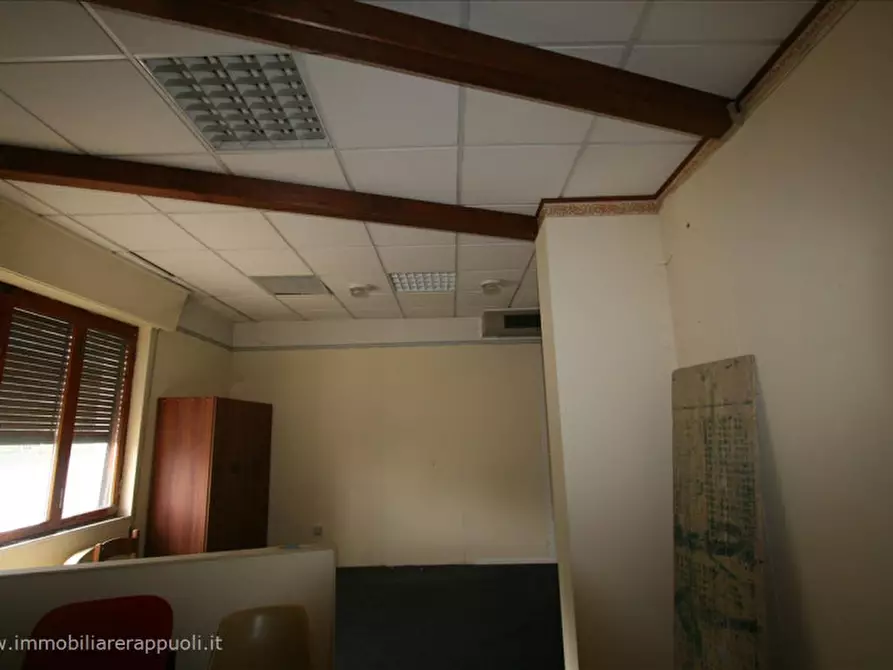 Immagine 2 di Magazzino in vendita  a Sinalunga