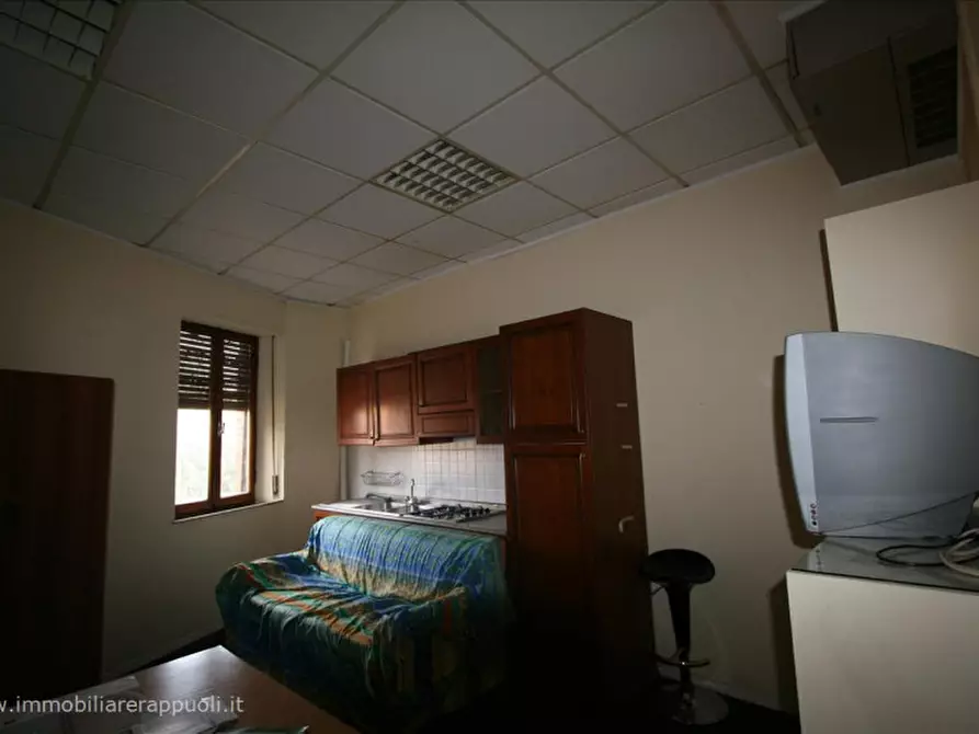 Immagine 3 di Magazzino in vendita  a Sinalunga