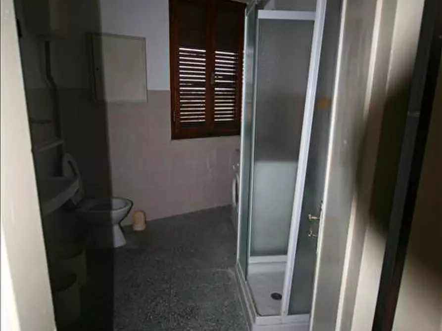 Immagine 4 di Magazzino in vendita  a Sinalunga