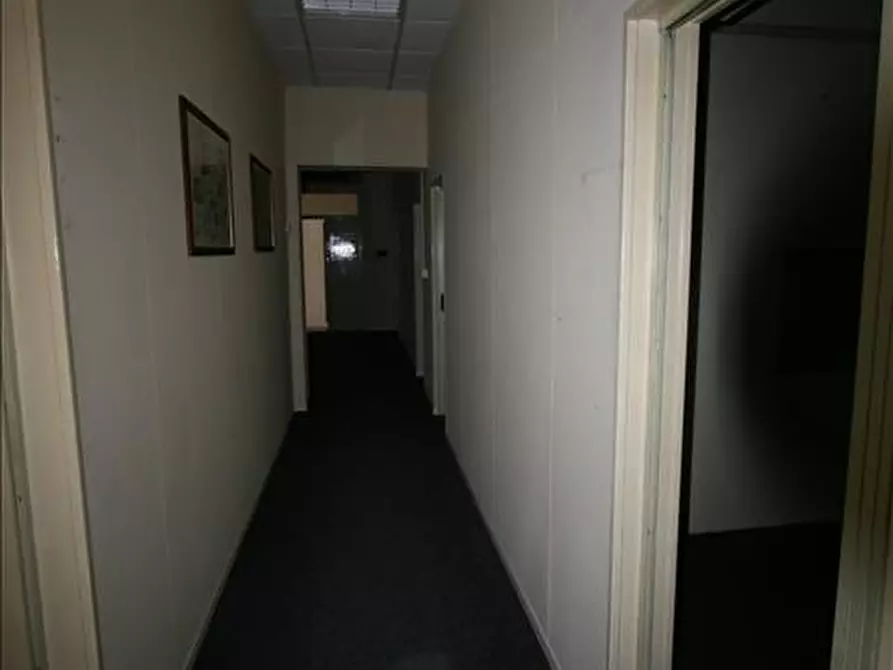 Immagine 6 di Magazzino in vendita  a Sinalunga