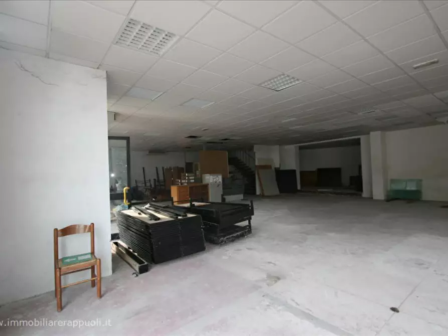 Immagine 10 di Magazzino in vendita  a Sinalunga