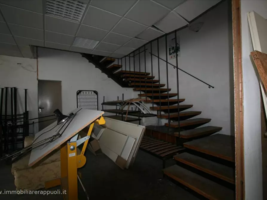 Immagine 11 di Magazzino in vendita  a Sinalunga
