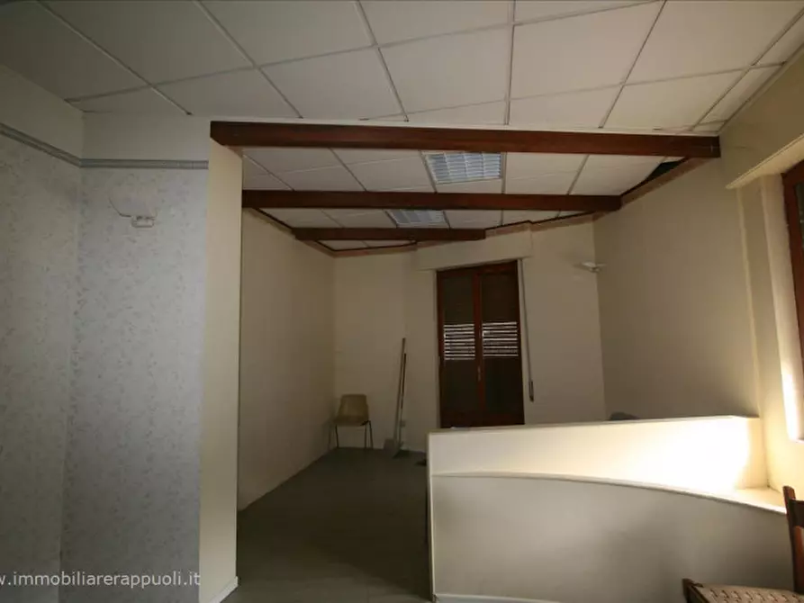 Immagine 14 di Magazzino in vendita  a Sinalunga