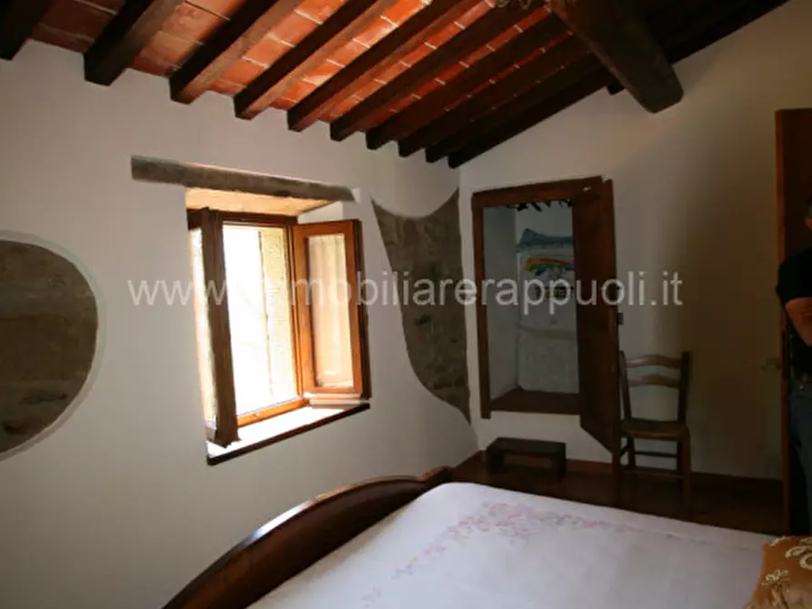 Immagine 30 di Rustico / casale in vendita  a Cortona