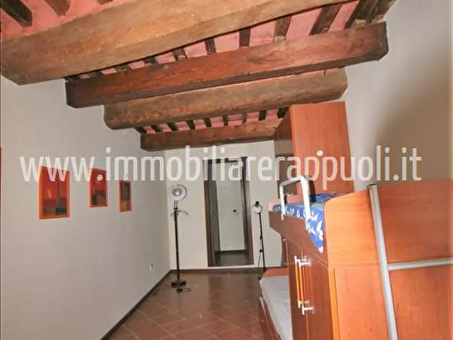 Immagine 10 di Appartamento in vendita  a Sinalunga