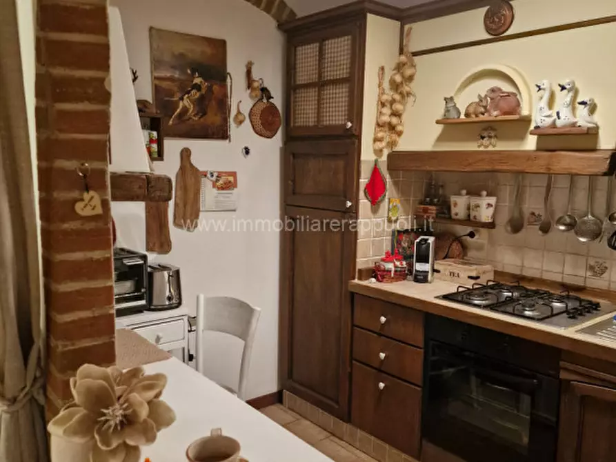 Immagine 2 di Appartamento in vendita  a Sinalunga