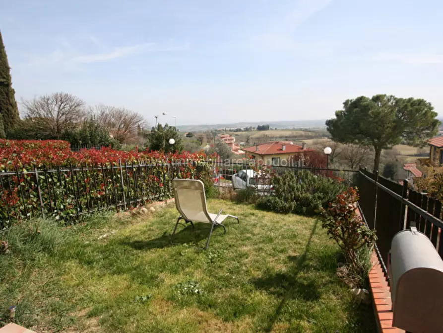 Immagine 8 di Appartamento in vendita  a Lucignano