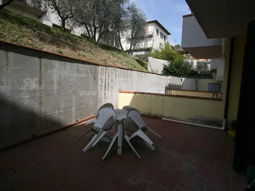 Immagine 9 di Appartamento in vendita  a Lucignano