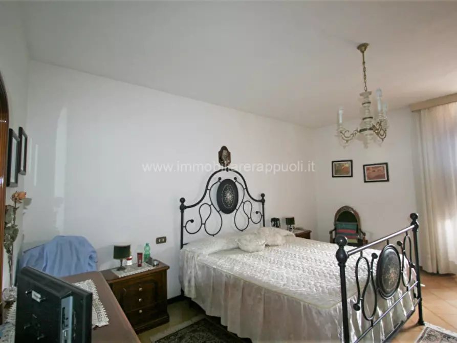 Immagine 8 di Appartamento in vendita  a Sinalunga