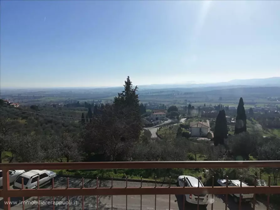 Immagine 3 di Appartamento in vendita  a Sinalunga