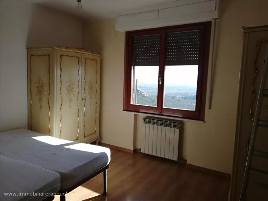 Immagine 12 di Appartamento in vendita  a Sinalunga