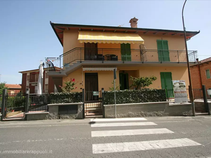 Immagine 9 di Appartamento in vendita  a Torrita Di Siena