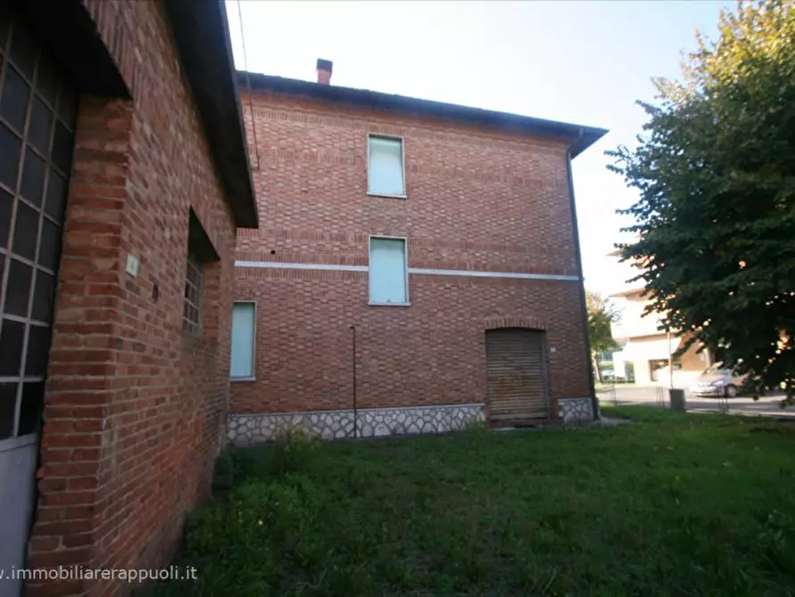 Immagine 2 di Casa indipendente in vendita  a Torrita Di Siena