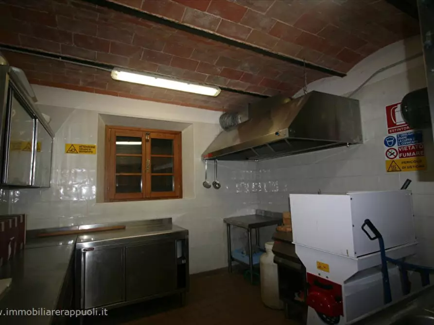 Immagine 16 di Rustico / casale in vendita  a Sinalunga