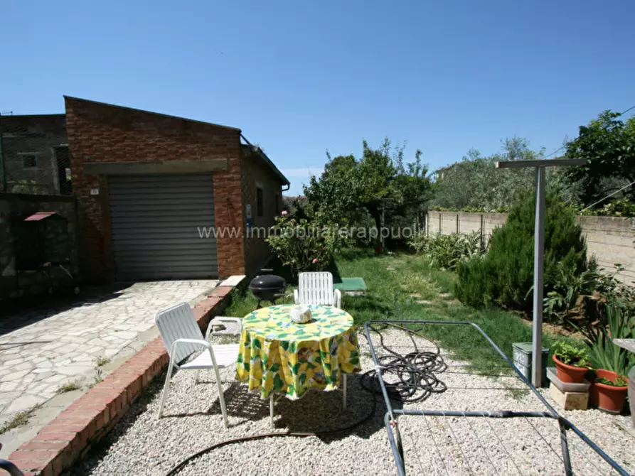 Immagine 8 di Villetta a schiera in vendita  a Sinalunga