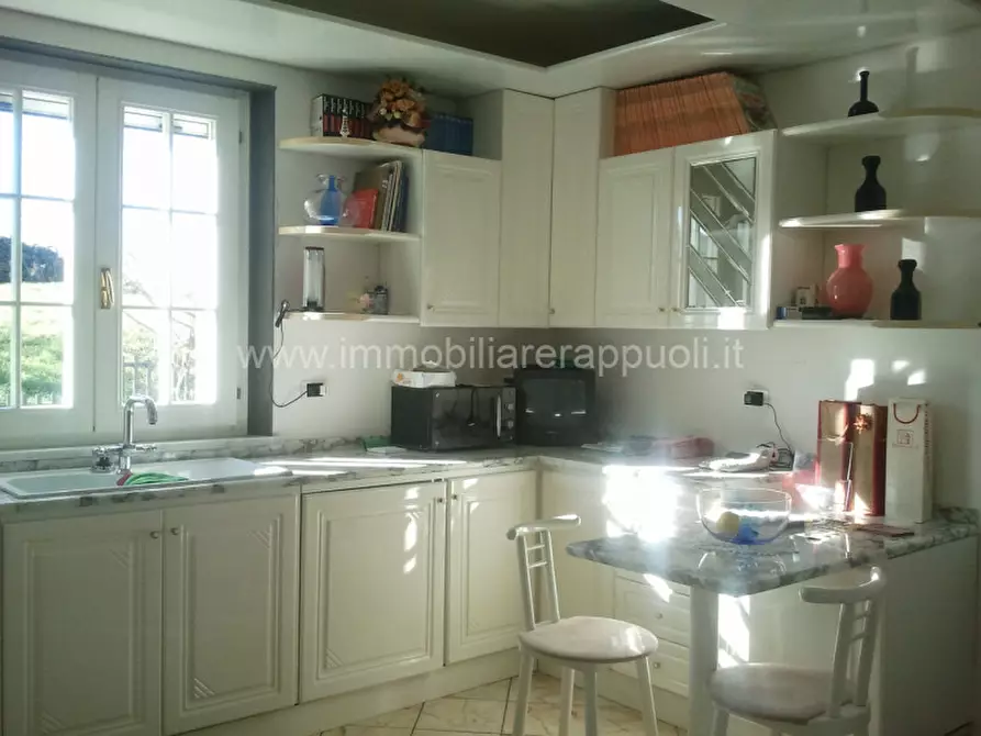 Immagine 13 di Rustico / casale in vendita  a Siena