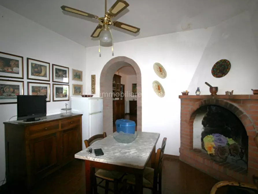 Immagine 2 di Appartamento in vendita  a Sinalunga