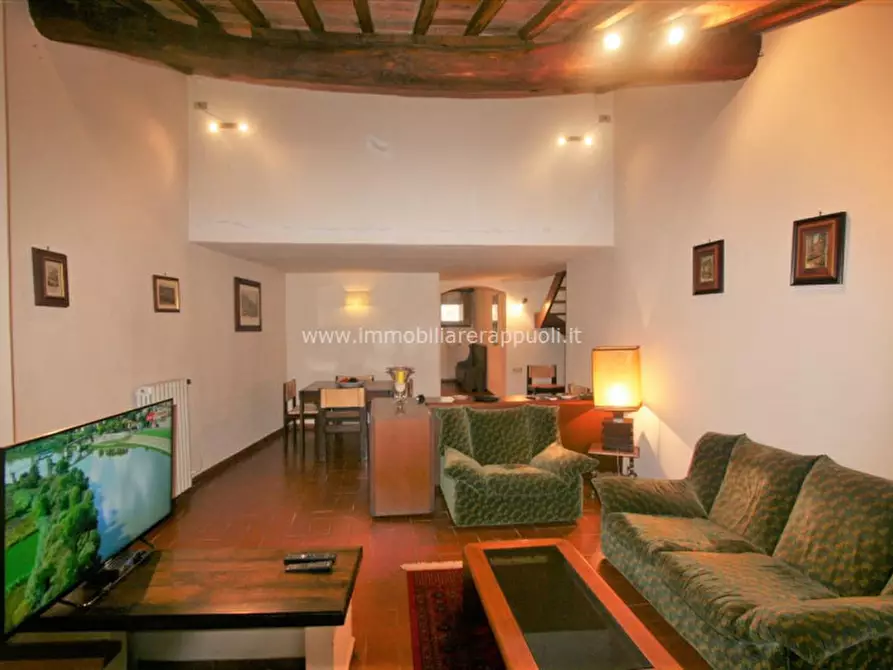 Immagine 2 di Appartamento in vendita  a Lucignano