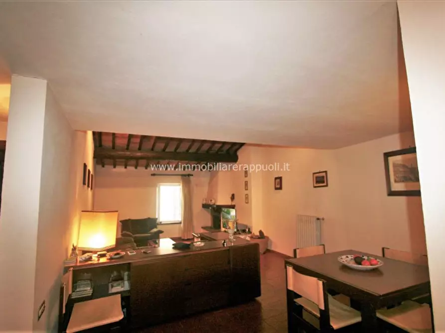 Immagine 8 di Appartamento in vendita  a Lucignano