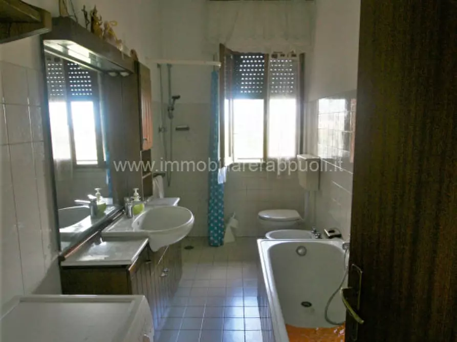 Immagine 9 di Appartamento in vendita  a Sinalunga