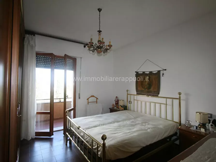 Immagine 10 di Appartamento in vendita  a Sinalunga