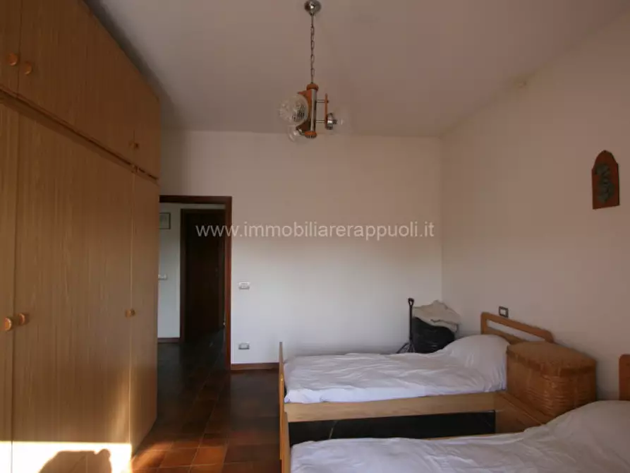 Immagine 13 di Appartamento in vendita  a Sinalunga