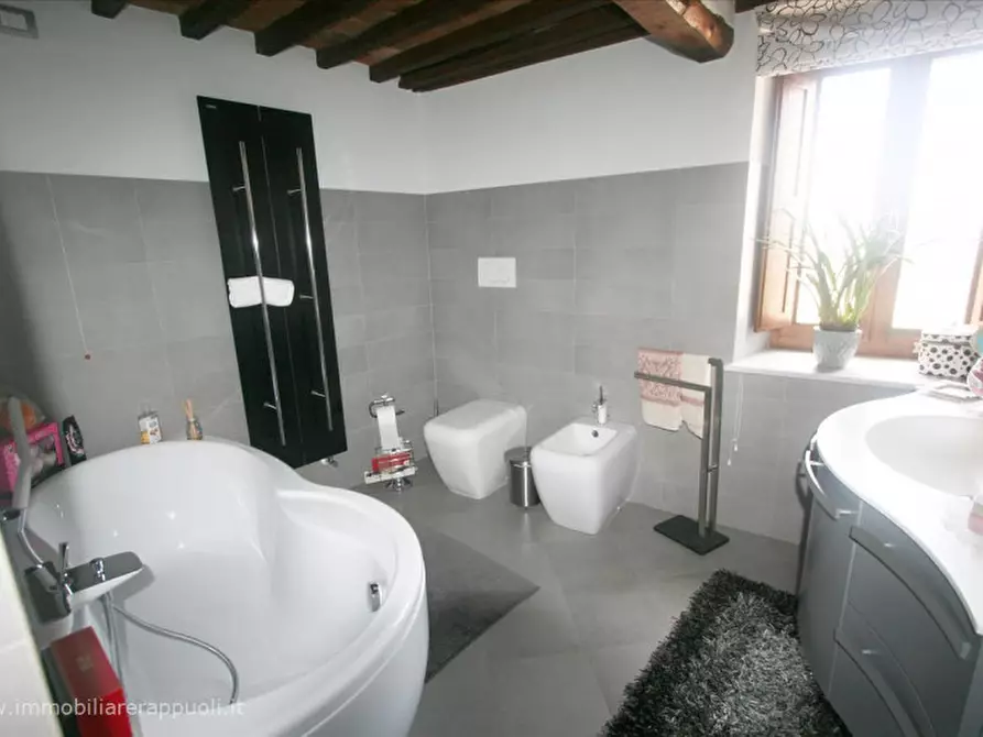 Immagine 5 di Casa indipendente in vendita  a Sinalunga