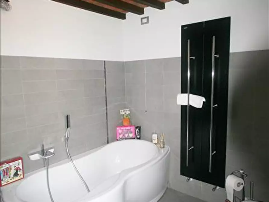 Immagine 6 di Casa indipendente in vendita  a Sinalunga