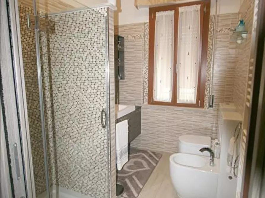 Immagine 2 di Appartamento in vendita  a Sinalunga