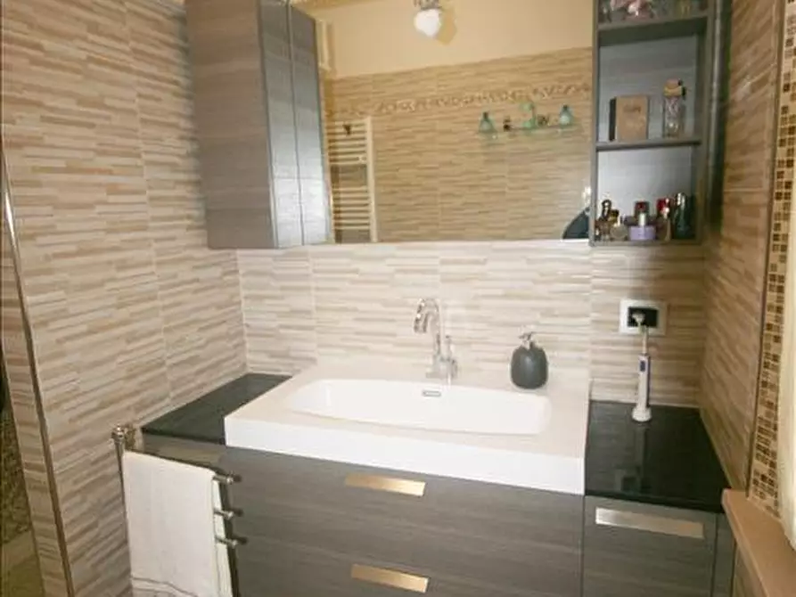 Immagine 3 di Appartamento in vendita  a Sinalunga