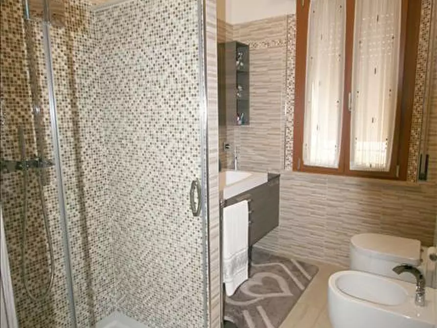 Immagine 4 di Appartamento in vendita  a Sinalunga