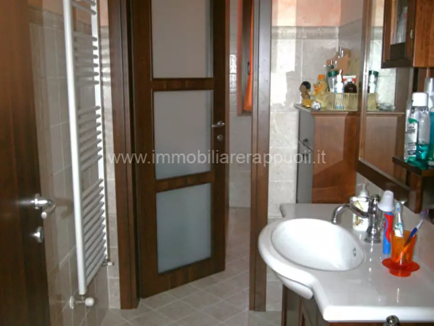 Immagine 4 di Villetta a schiera in vendita  a Sinalunga