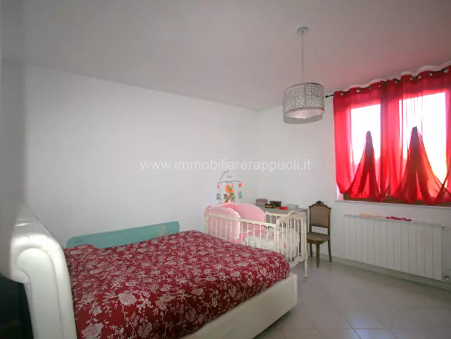 Immagine 9 di Villetta a schiera in vendita  a Sinalunga