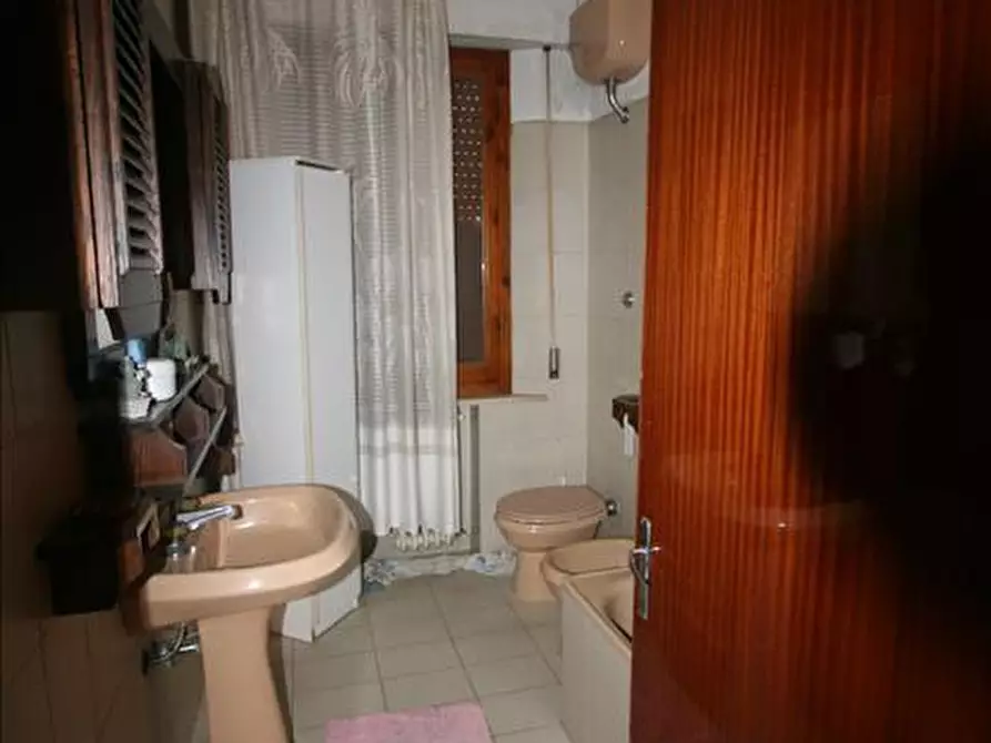 Immagine 8 di Casa indipendente in vendita  a Sinalunga