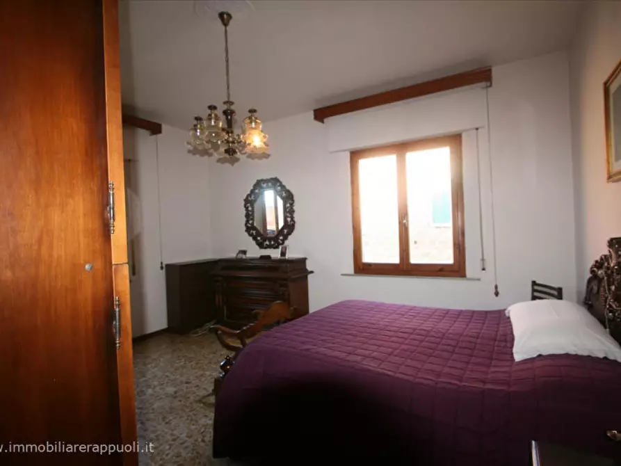 Immagine 11 di Casa indipendente in vendita  a Sinalunga