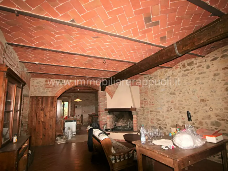Immagine 4 di Rustico / casale in vendita  a Lucignano