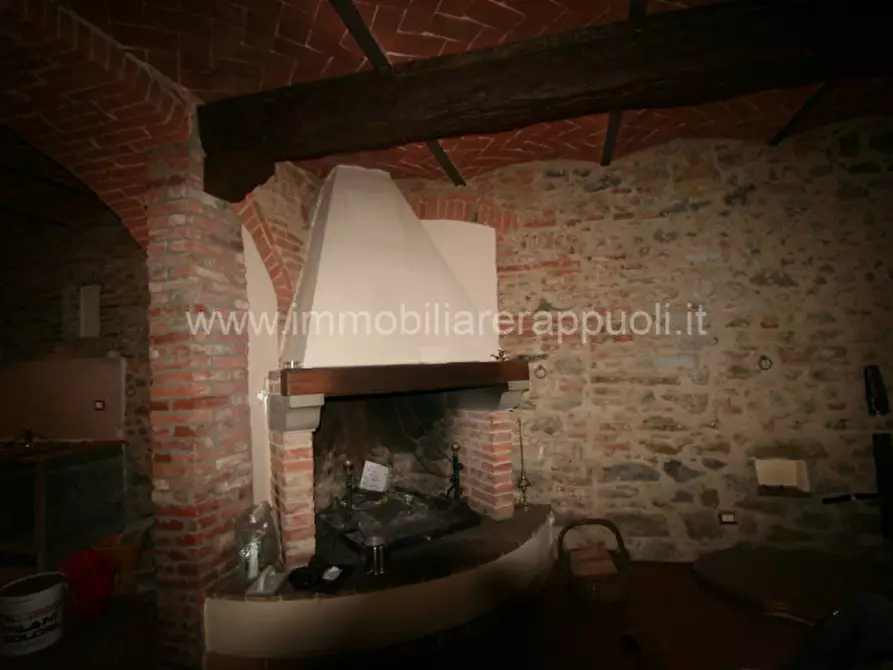 Immagine 5 di Rustico / casale in vendita  a Lucignano