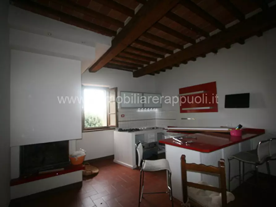 Immagine 19 di Rustico / casale in vendita  a Lucignano