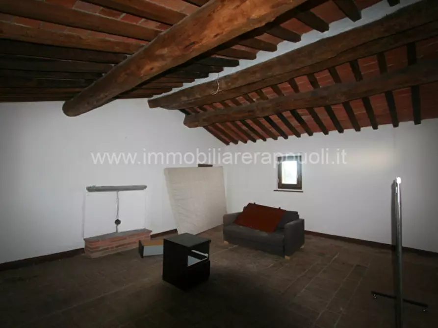 Immagine 22 di Rustico / casale in vendita  a Lucignano