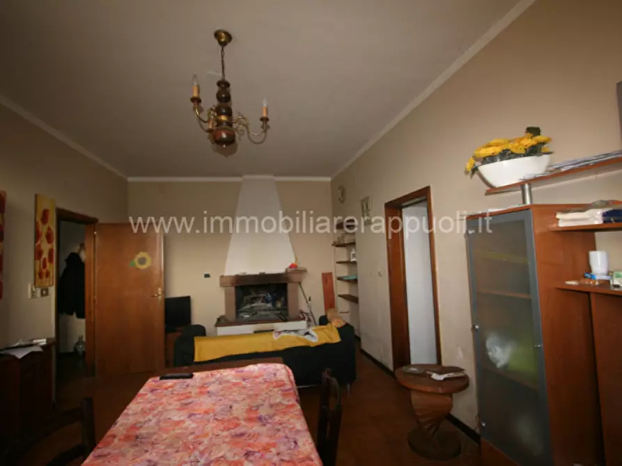 Immagine 27 di Rustico / casale in vendita  a Lucignano